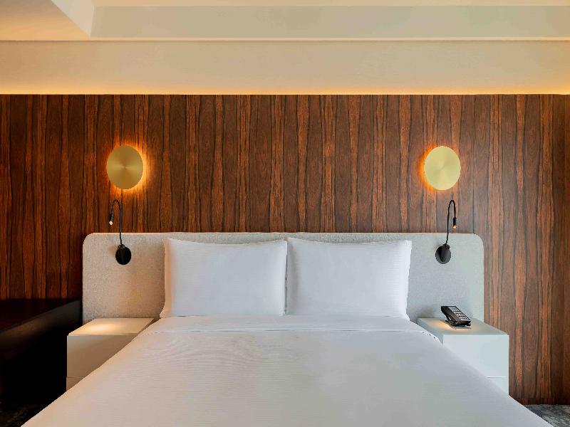 DOUBLE EXECUTIVE KING BED — photo 11