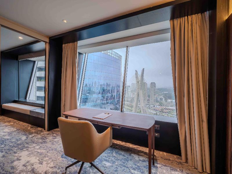 SUITE WITH VIEWS — photo 15