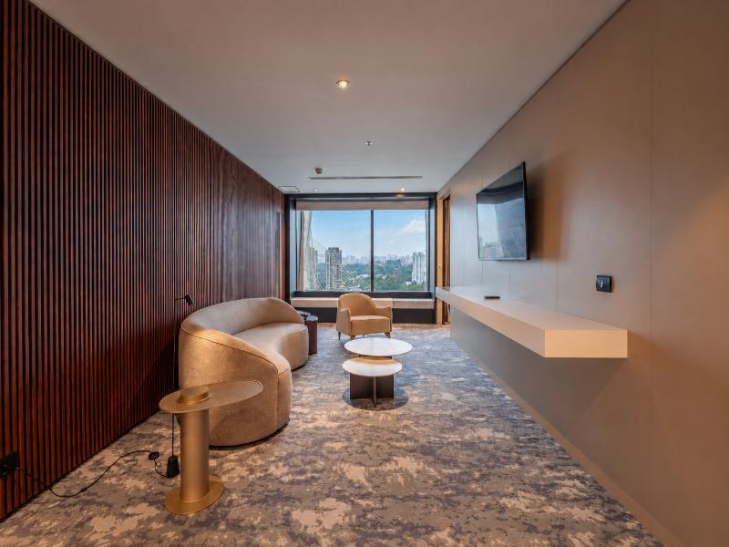 SUITE WITH VIEWS