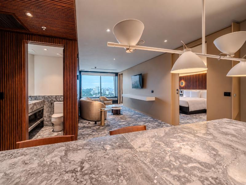 SUITE WITH VIEWS