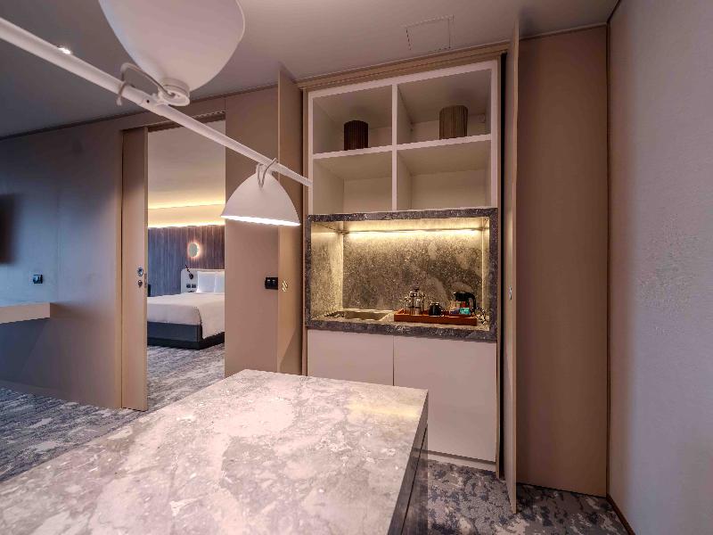 SUITE WITH VIEWS — photo 8