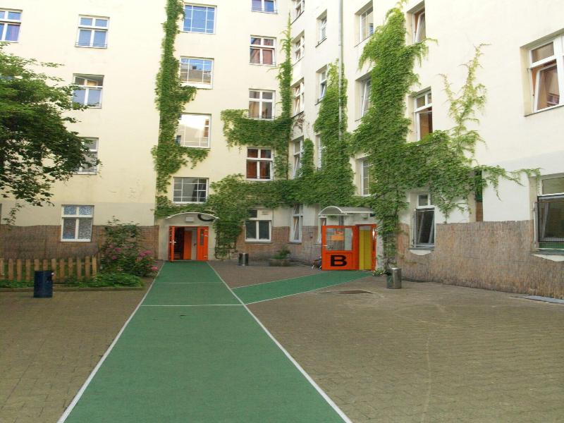 Happygolucky Hotel Berlin image