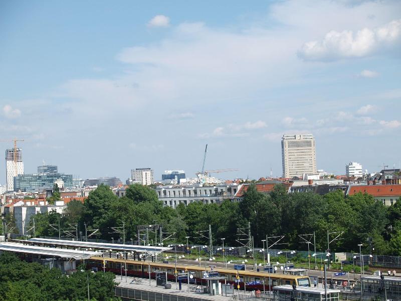 Happygolucky Hotel Berlin image