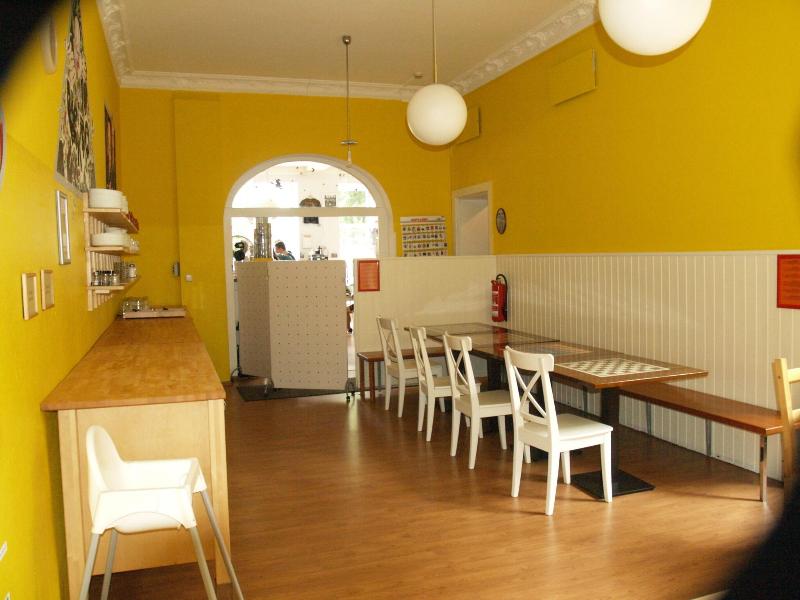 Happygolucky Hotel Berlin image