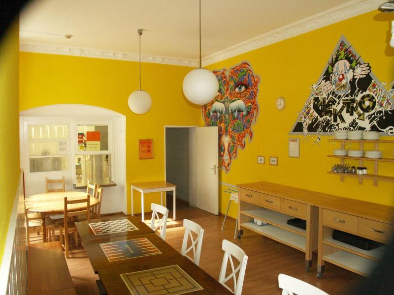 Happygolucky Hotel Berlin image
