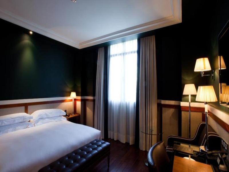 Hotel 1898 image