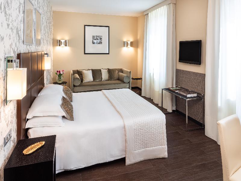 Starhotels Majestic image