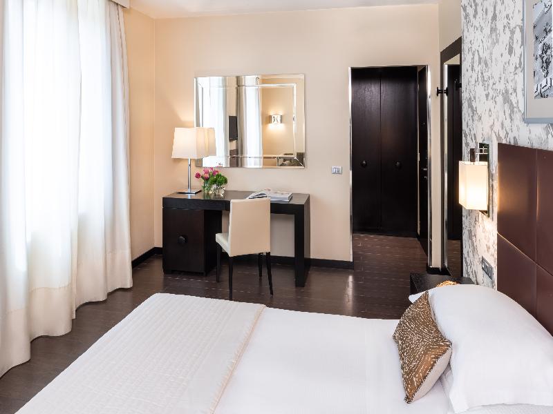 Starhotels Majestic image
