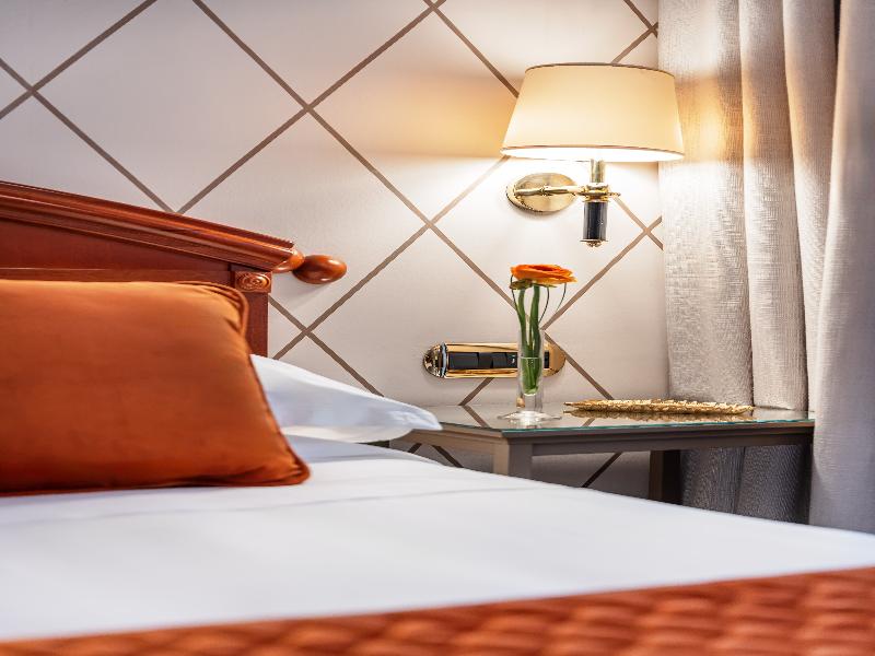 Starhotels Majestic image