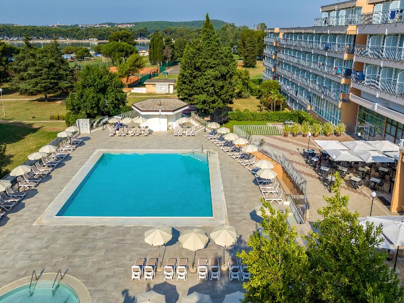 Arena Hotel Holiday image