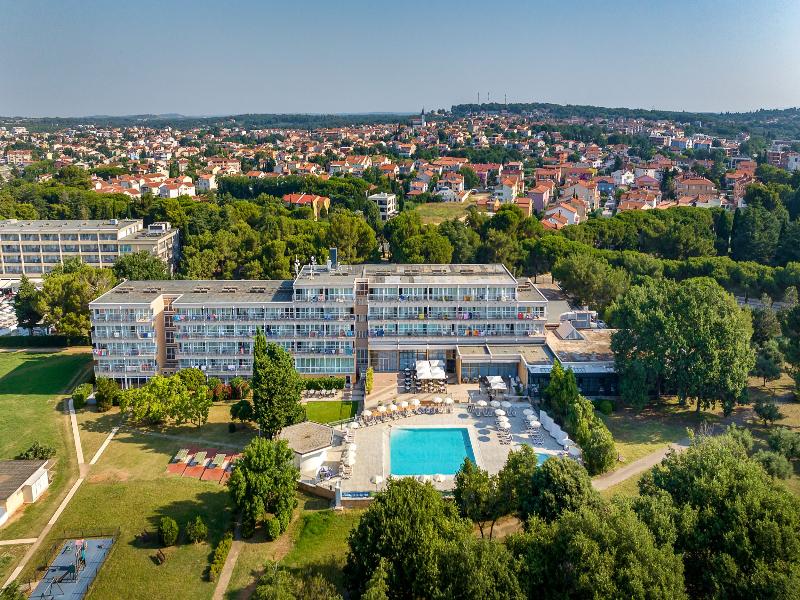 Arena Hotel Holiday image