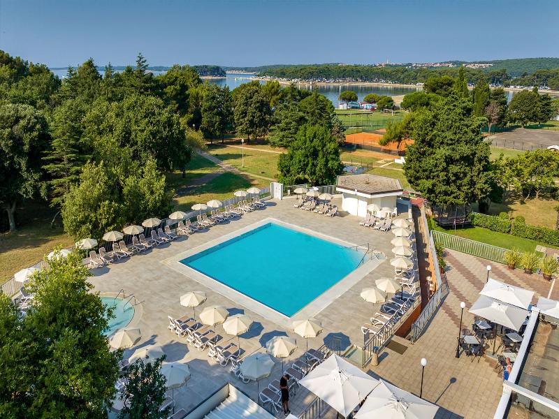 Arena Hotel Holiday image