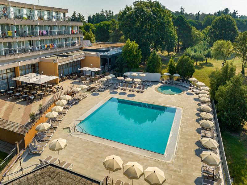 Arena Hotel Holiday image