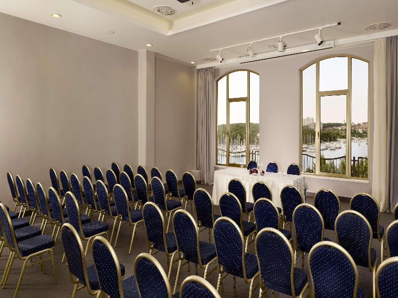 Hotel Park Plaza Histria image