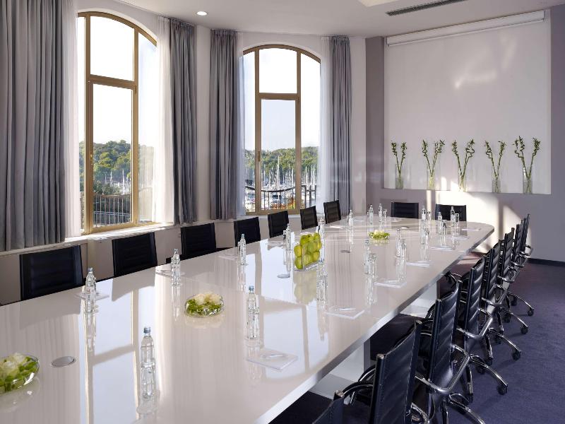 Hotel Park Plaza Histria image