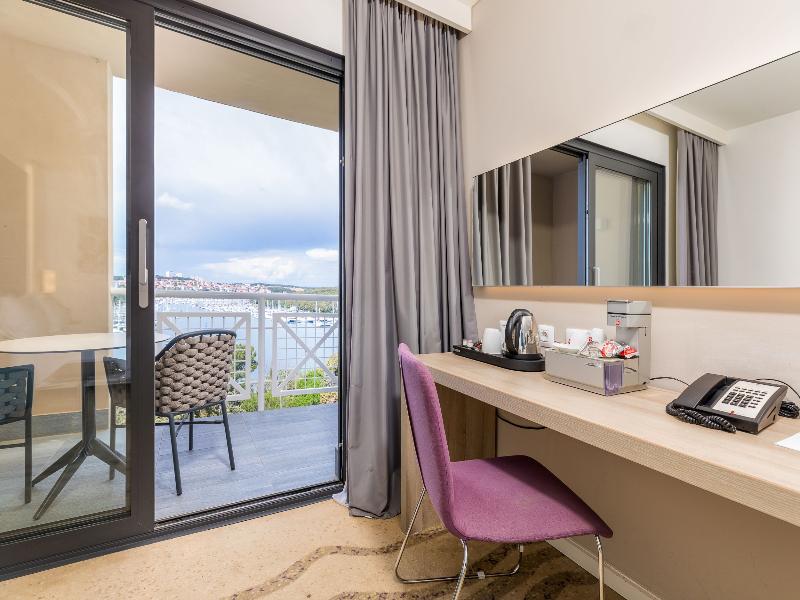 Hotel Park Plaza Histria image