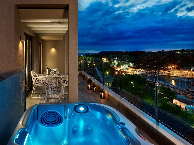 Hotel Park Plaza Histria image