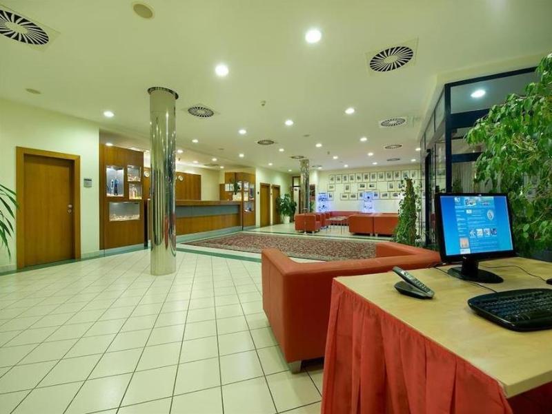 Ramada Airport Hotel