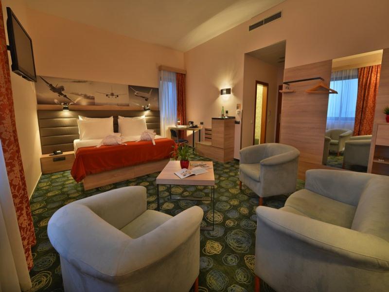 Ramada Airport Prague image