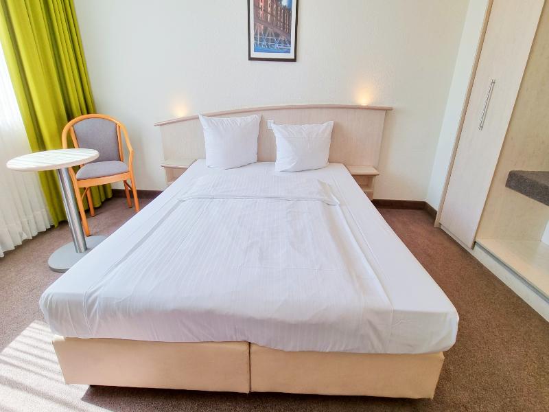 Panorama Inn Hotel und Boardinghaus image