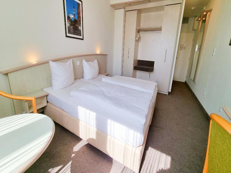 Panorama Inn Hotel und Boardinghaus image