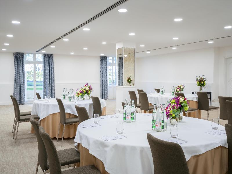 Waldorf Astoria Versailles - Trianon Palace image