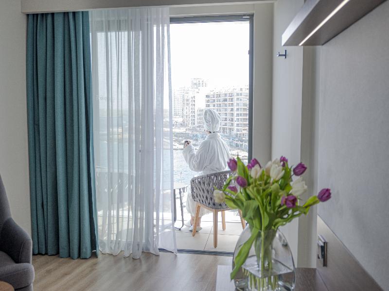 The Preluna Hotel image