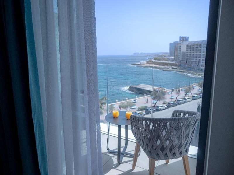 The Preluna Hotel image