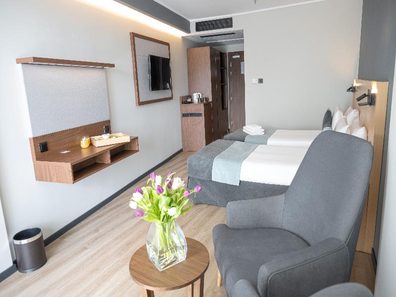 The Preluna Hotel image