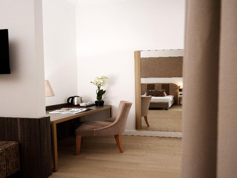 Grand Hotel Tiberio image