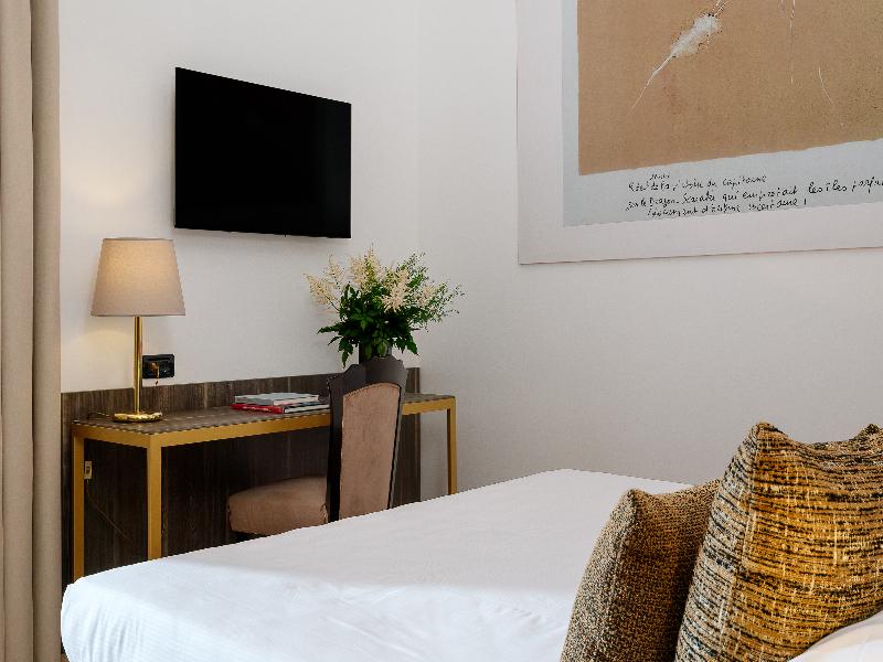Grand Hotel Tiberio image