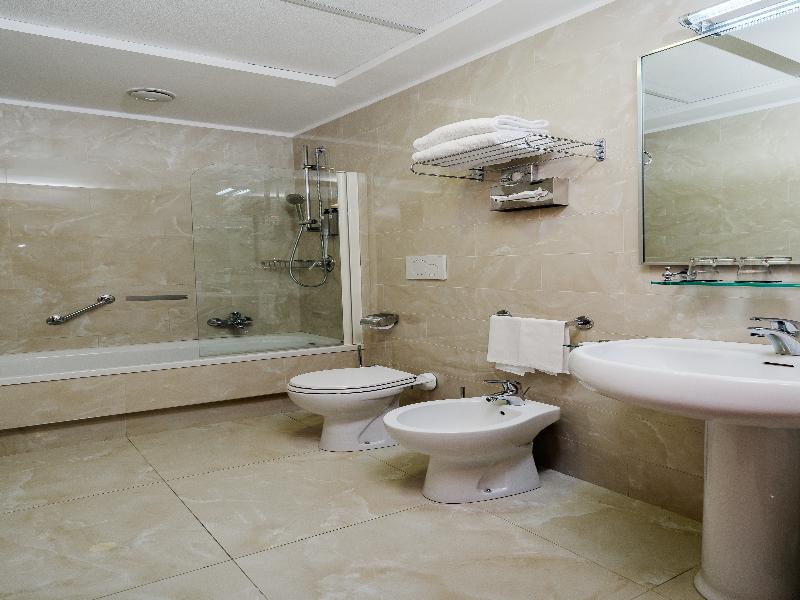 Grand Hotel Tiberio image