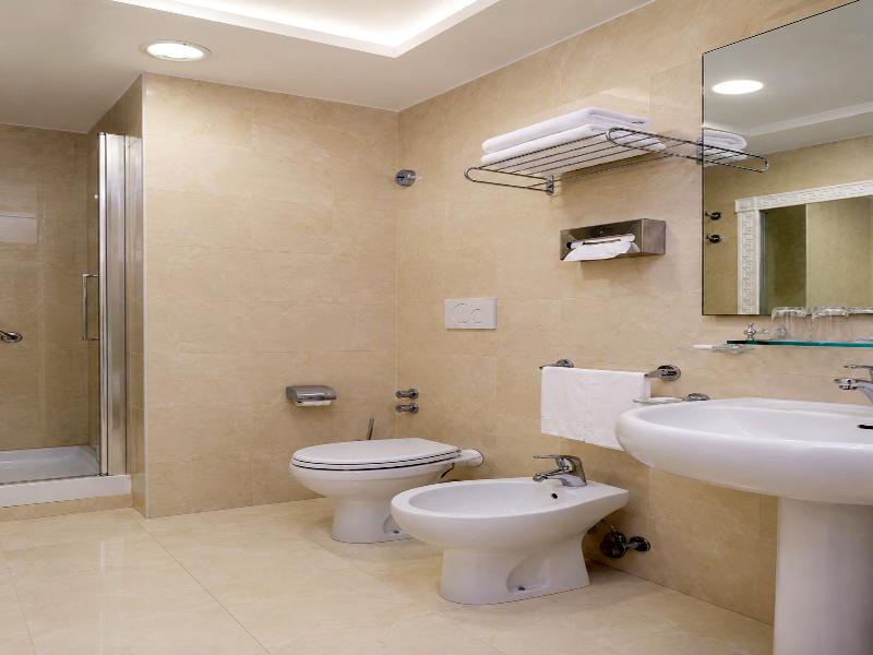 Grand Hotel Tiberio image