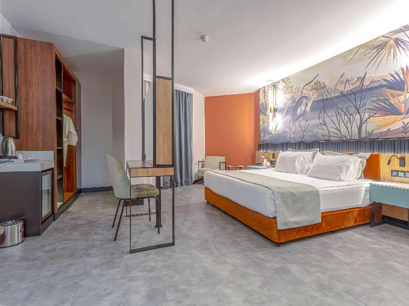Best Western Plus Khan Hotel image
