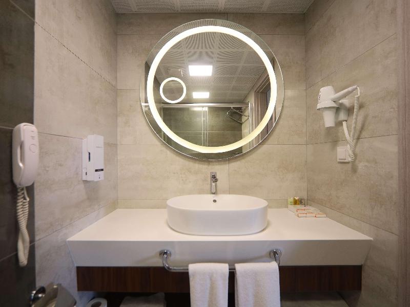Best Western Plus Khan Hotel image