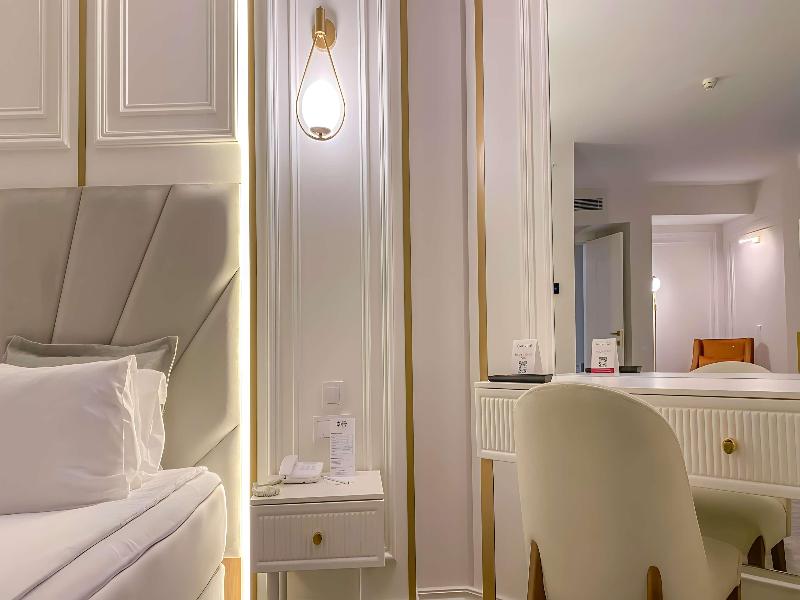 Best Western Plus Khan Hotel image