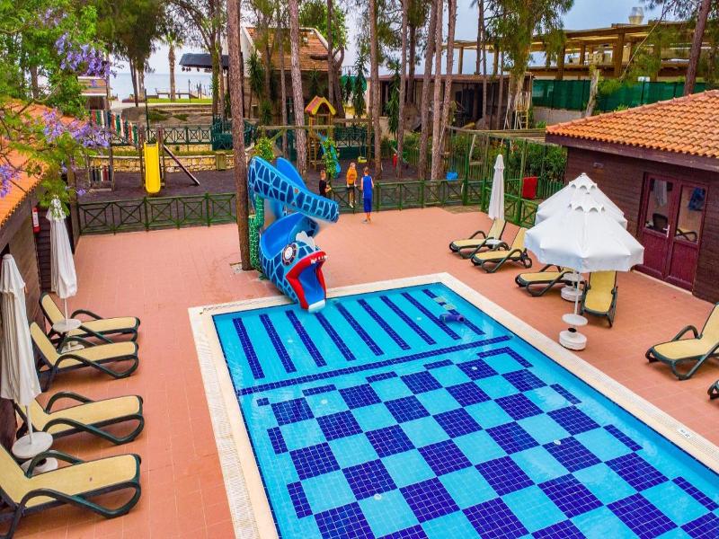 Champion Holiday Village 