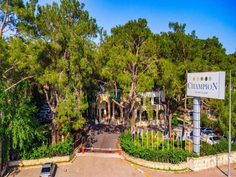 Champion Holiday Village 
