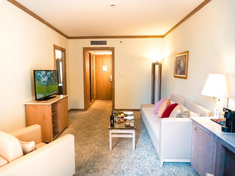 Gloria Verde Resort image