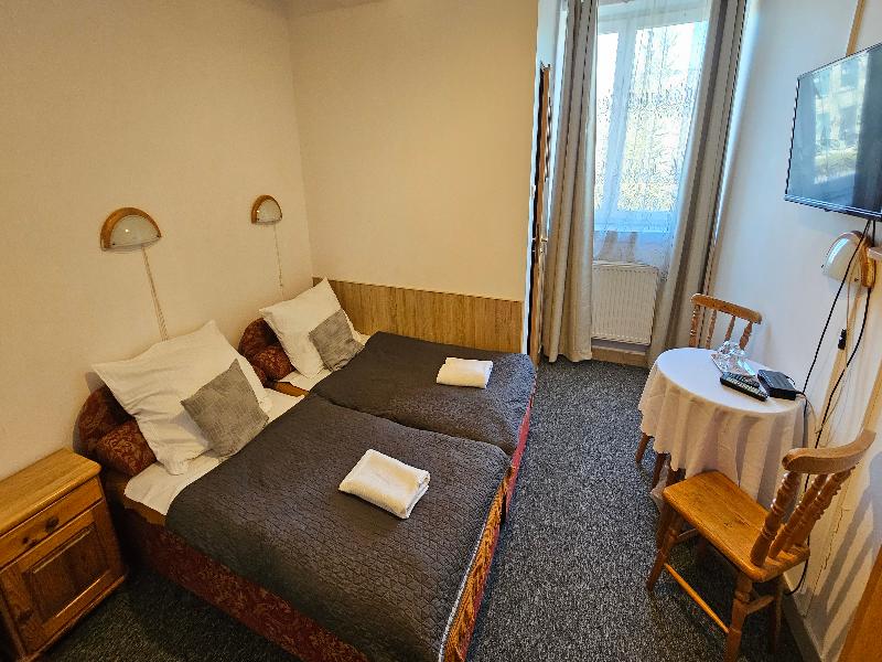 Hotel Daisy Budget image