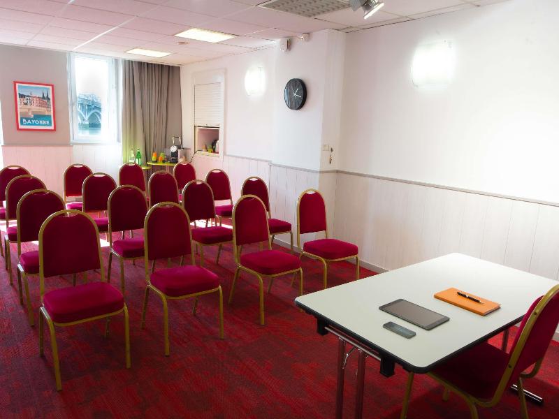 Ibis Styles Bayonne Centre Gare image