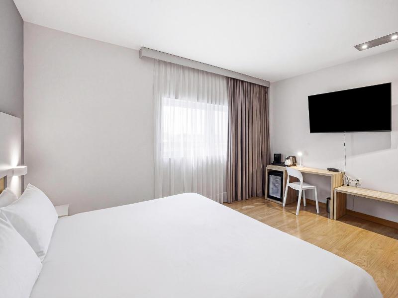 B&B HOTEL Logroño Las Cañas image