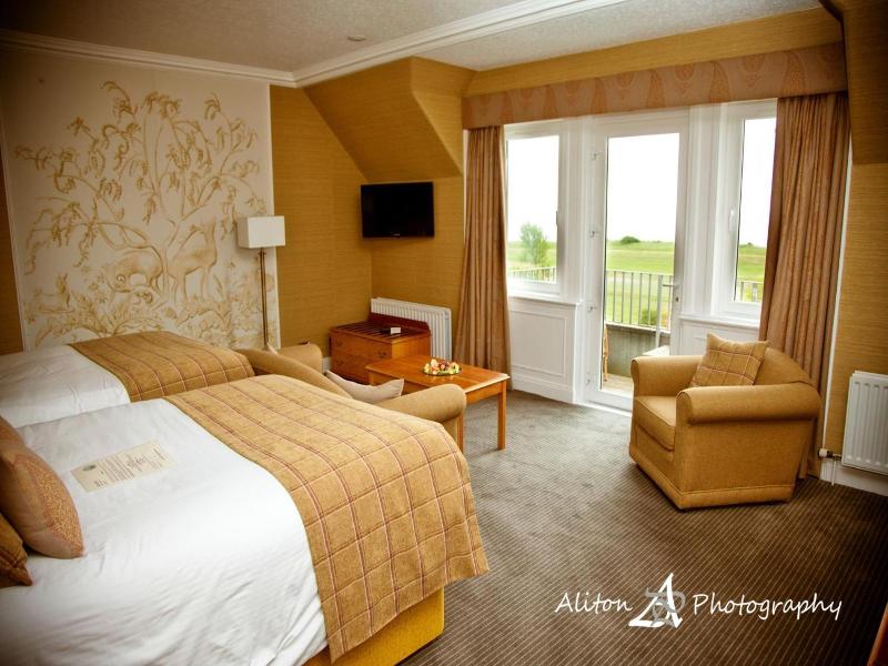 Old Manor Hotel image