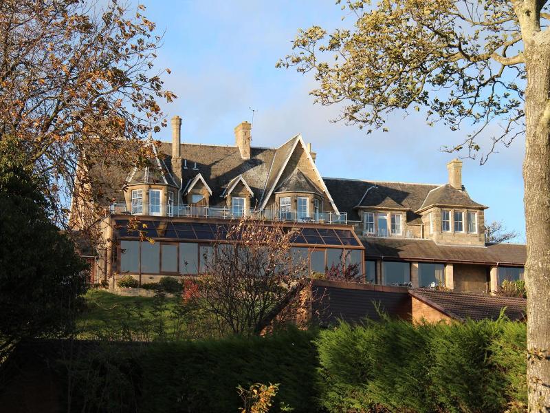 Old Manor Hotel — general view