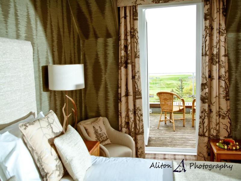 Old Manor Hotel image