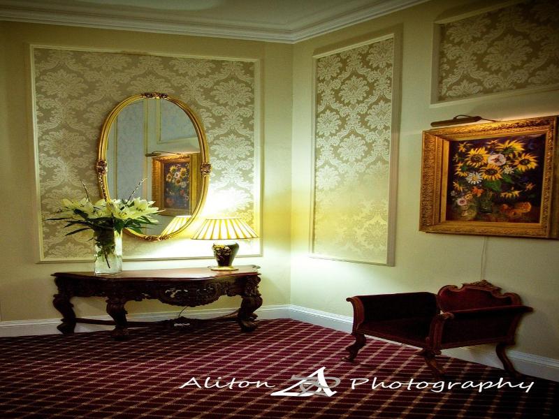 Old Manor Hotel image