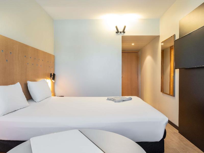Ibis Madrid Alcala H Garena image