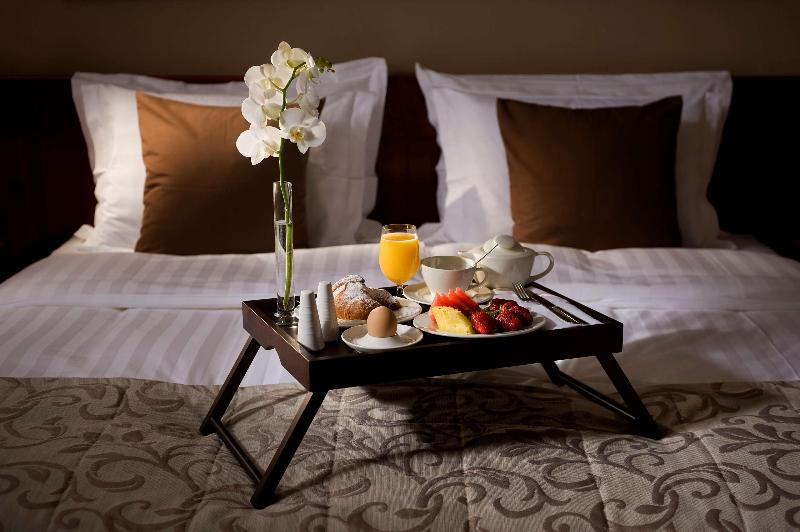 Best Western Premier Hotel Slon image