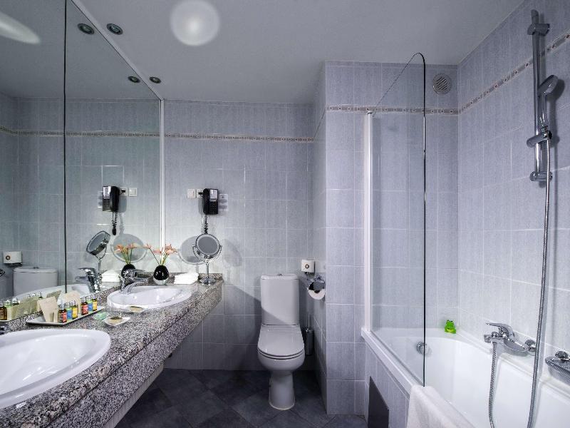 Best Western Premier Hotel Slon image