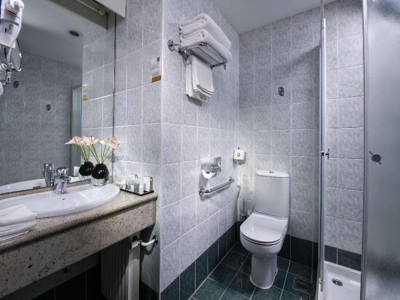 Best Western Premier Hotel Slon image